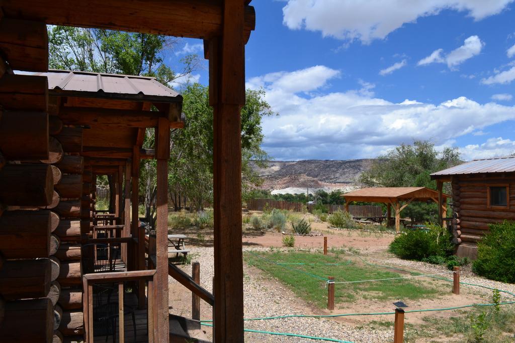 Escalante Outfitters Hotel Exterior photo